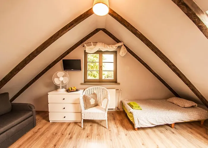 多莫克博德格拉巴米民宿 民宿 *