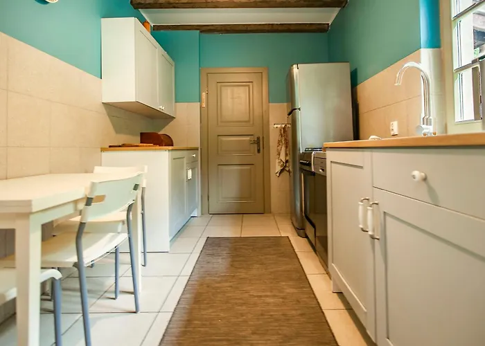 多莫克博德格拉巴米民宿 民宿 *