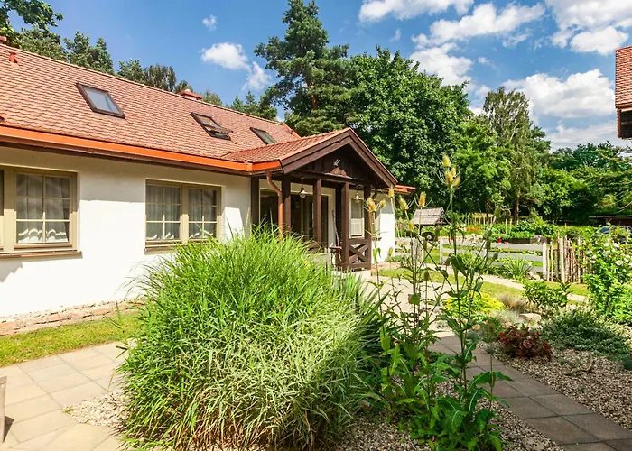 民宿 多莫克博德格拉巴米民宿 *